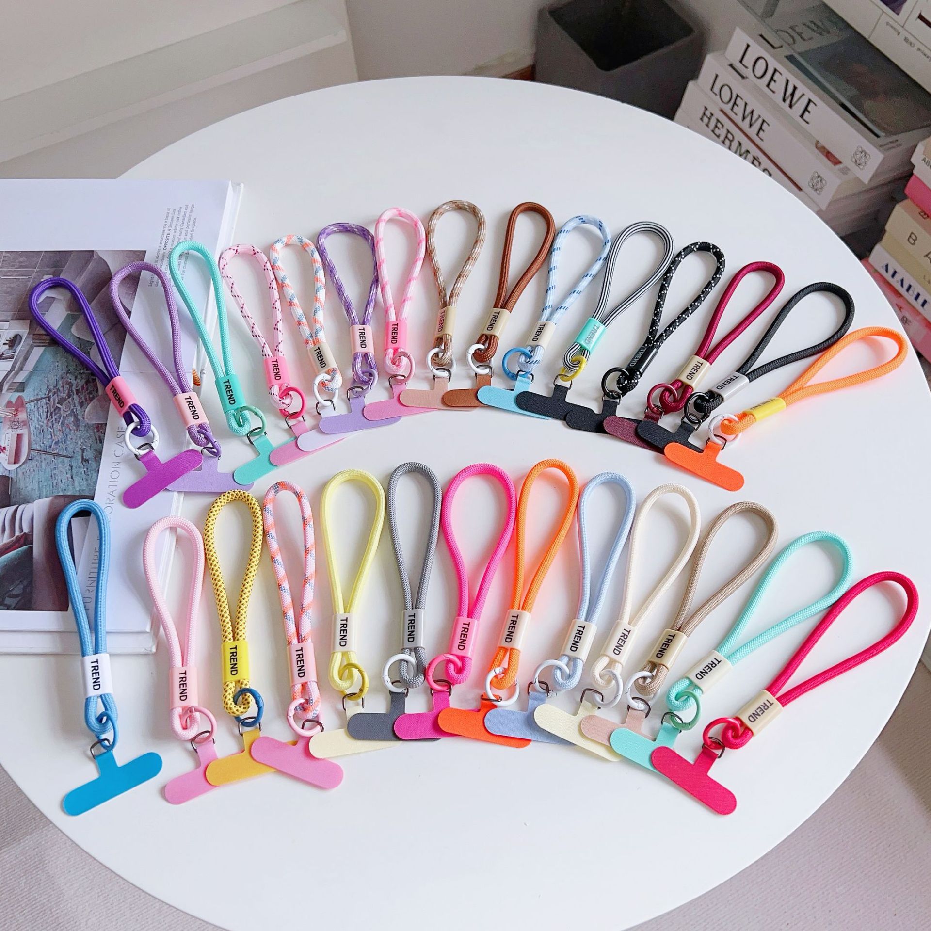 Phone Accessories Keychain - 調節可能な電話リストストラップチェーンファッションシンプルなキャンディーカラー携帯電話ストラップユニバーサル紛失防止キーホルダー携帯電話ストラップ