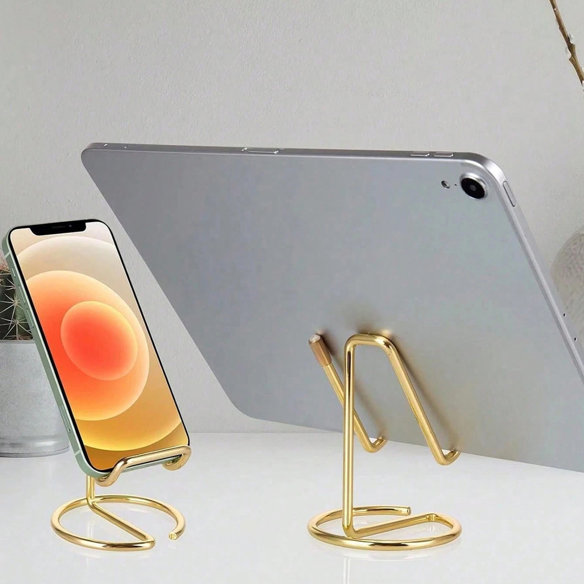 デスク用ポータブル携帯電話スタンド シンプルな金属製名刺ホル - Phone Accessories Rack のレビューと価格