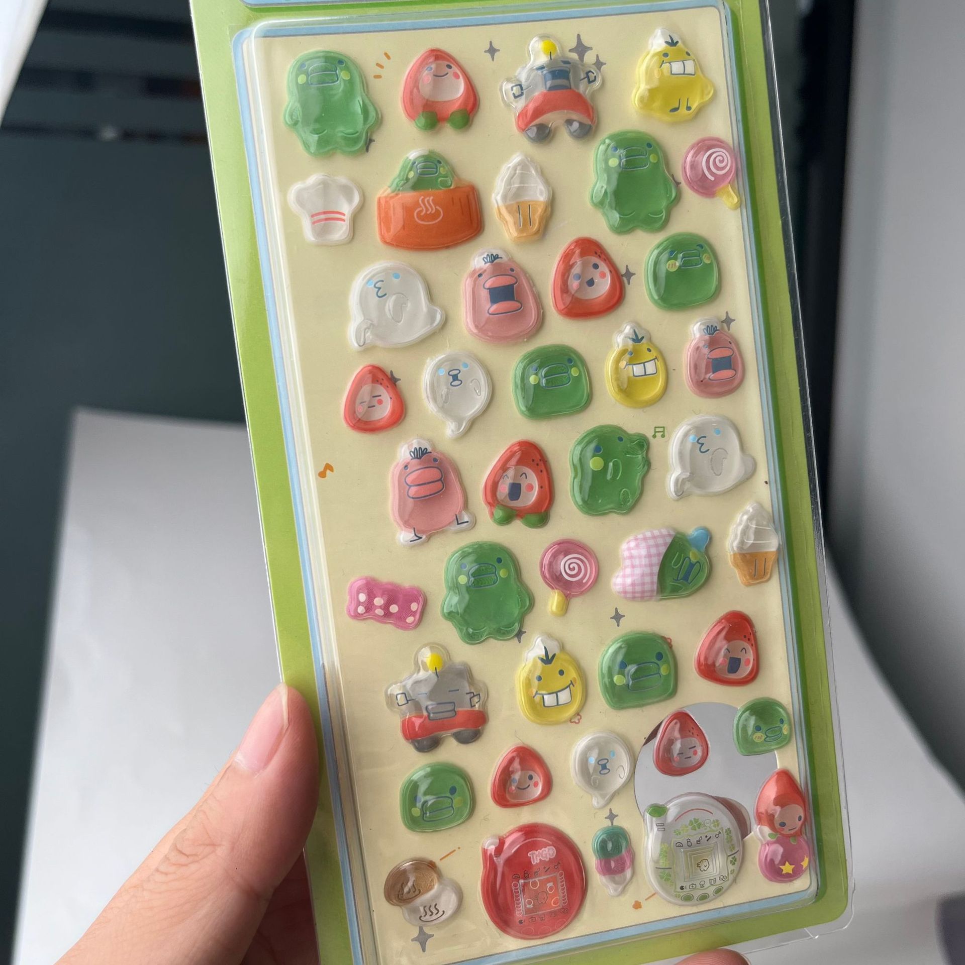 かわいいたまごっち 3D ふわふわステッカーレトロデジタルペ - Phone Accessories And Electronics のレビューと価格